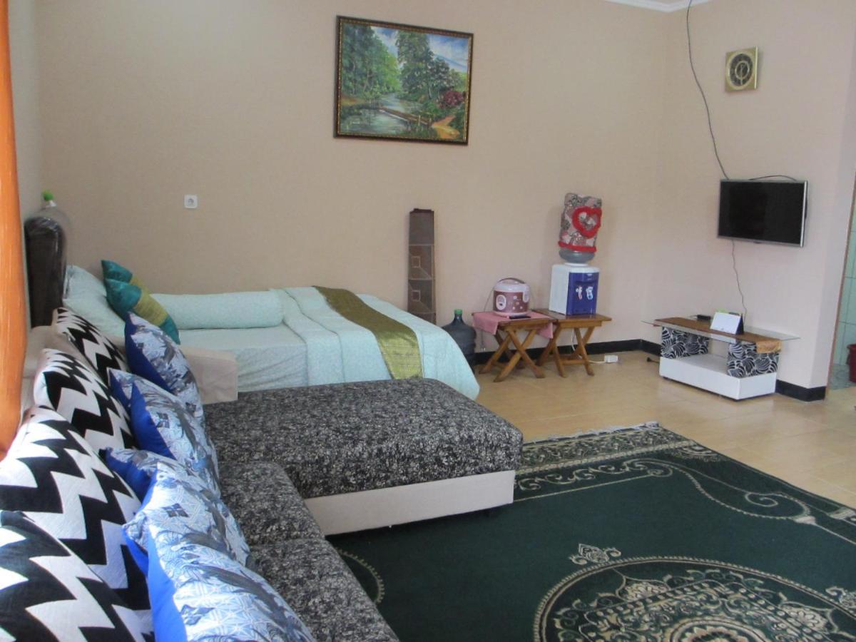 Lembur Incu Syariah Villa & Resto Lembang Exterior foto